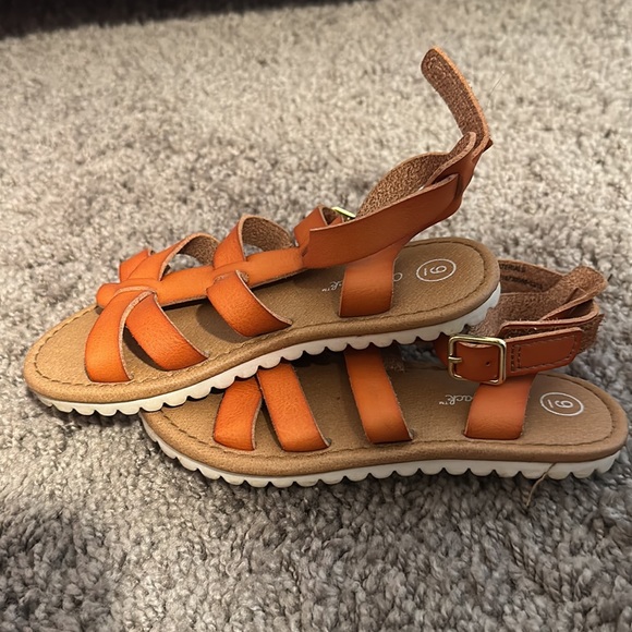 Cat and Jack brown 9c sandals - Picture 2 of 2